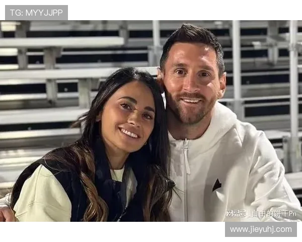 世界足球明星亲密瞬间揭秘他们的爱情与友情接吻背后的故事